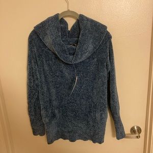 Brand new with tags women’s L White House Black Market sweater very comfortable